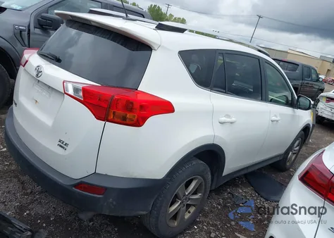 2015 Toyota Rav4 Xle z USA, uszkodzony, nr VIN JTMRFREV4FJ050305